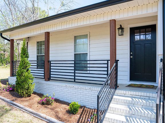 4th image of 2109 Larkspur Ln