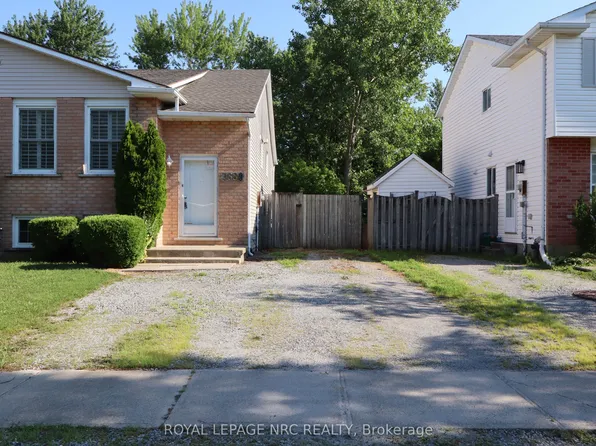 7689 Trackview St, Niagara Falls, ON L2H 2Z6