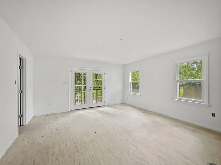 5156 Linden St — Photo 4