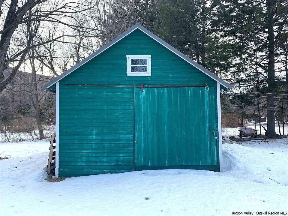 2nd image of 8239 Main St