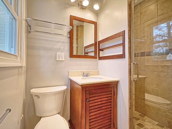 4th image of 1814 Oyster Bay Ln