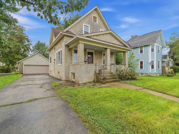 244 Center St, Randolph, WI 53956