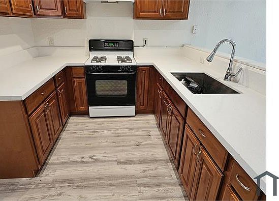 5th image of 8041 Chriswoods Ct