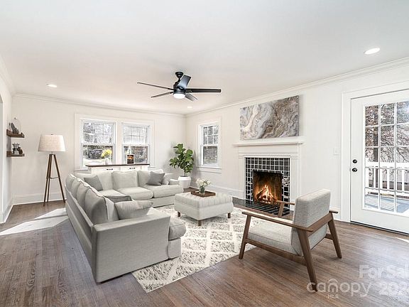 3rd image of 216 W Glendale Ave
