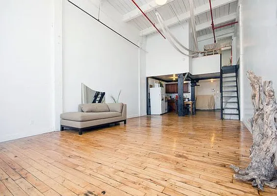 Rented by Loom Group | media 30