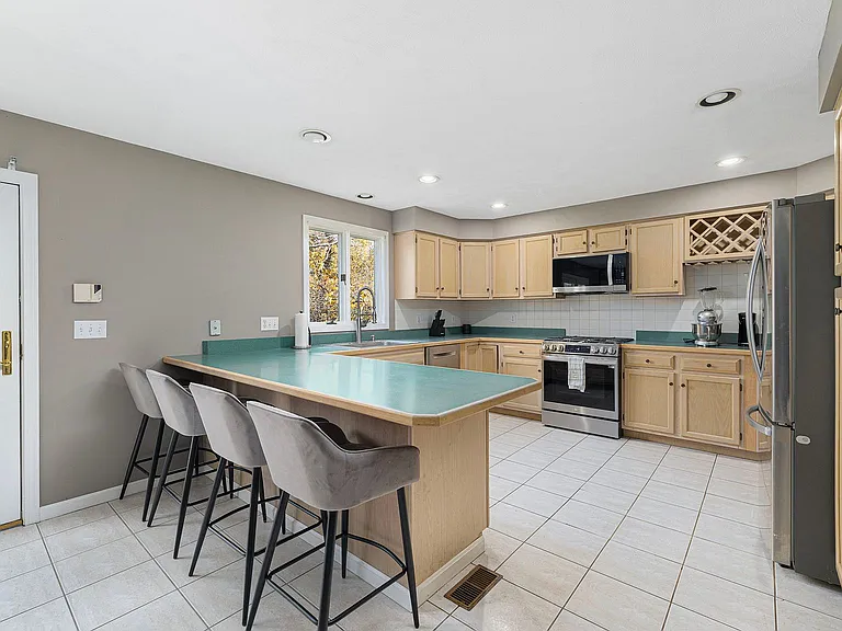 42 Rollingwood Dr — Photo 11