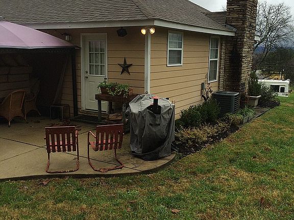 3rd image of 5301 Crown Dr