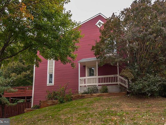 3rd image of 7328 Eastgate Ln