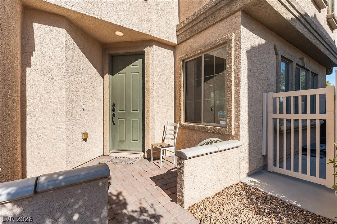 3 bed, 2.5 bath, 1805 sqft, $1,900 — Photo 4