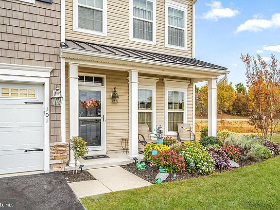 2nd image of 101 Oakmont Dr #1