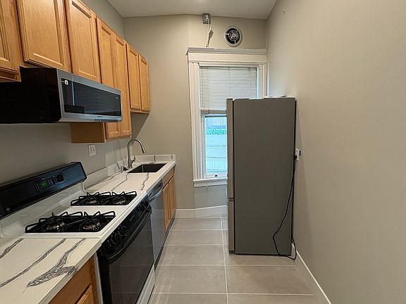 4th image of 3040 Jackson St APT 1