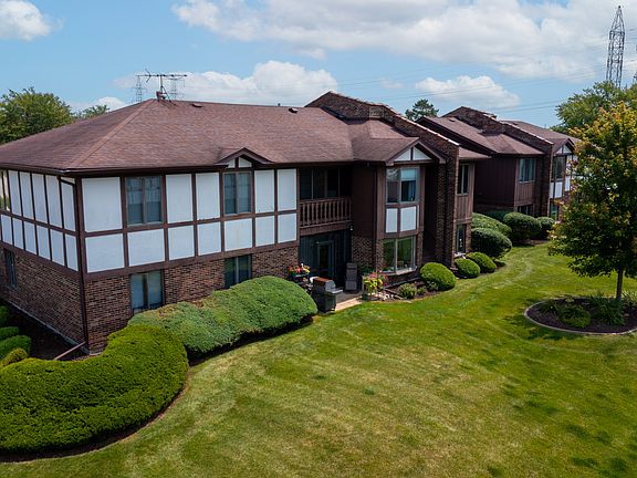 5th image of 12908 Mill Dr E #2S