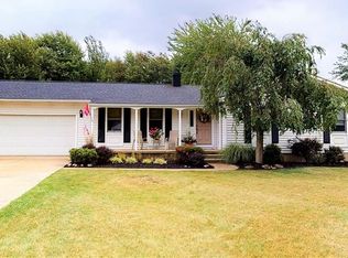 6773 Barton Rd, North Olmsted, OH 44070