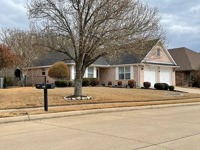 3 bed, 1500 sqft, $2,100 — Photo 1