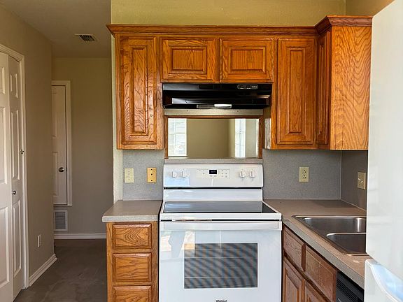5th image of 637 Copenhavr St #637
