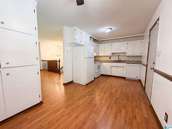 2nd image of 3108 Cobblestone Dr