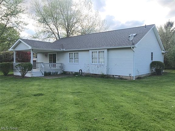 2nd image of 150 Livingston Cir NW