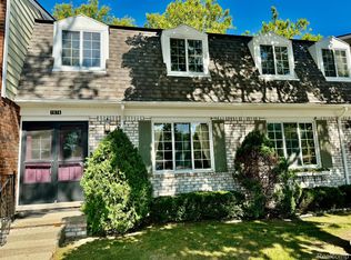 1976 Ridge Ct, Royal Oak, MI 48073