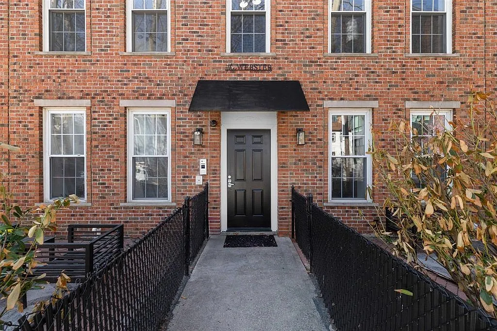 2 bed, 1.0 bath, $3,000 — Photo 1