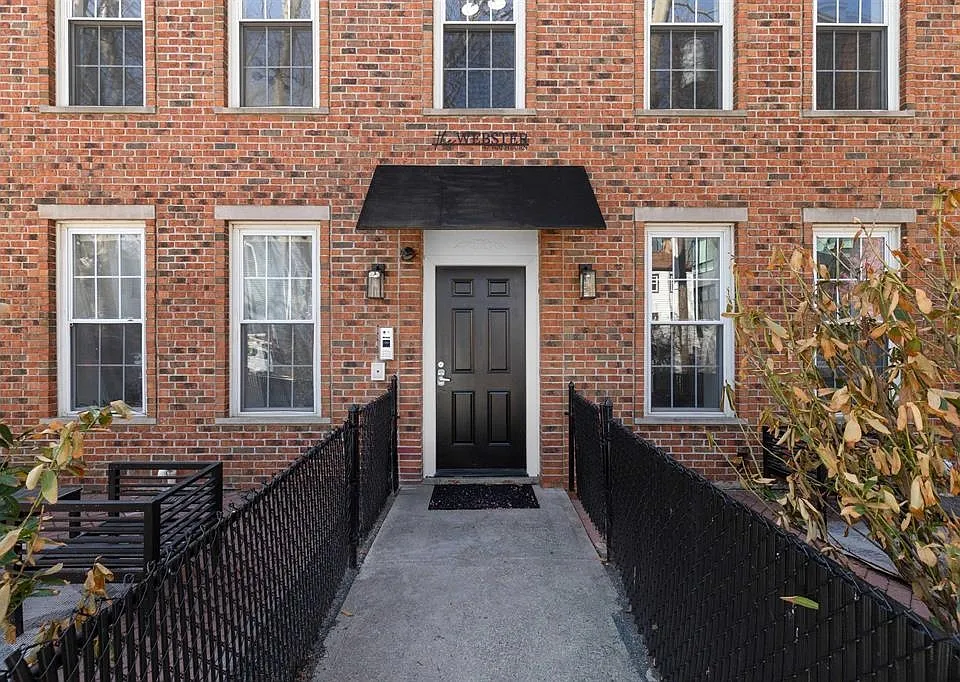 47 Washburn St #201