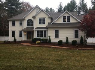 26 Talbott Farm Dr, Mendon, MA 01756