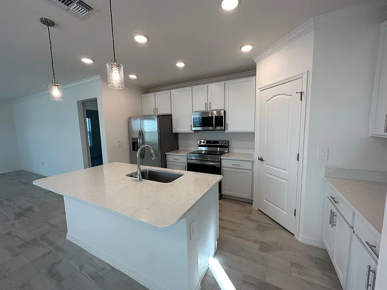 10936 SW Vasari Way — Photo 4
