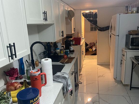 5th image of 480 SW 8th Ave #821