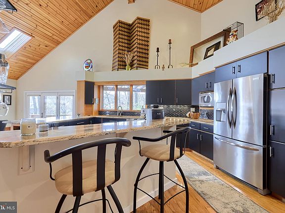 5th image of 315 Winding Hill Dr