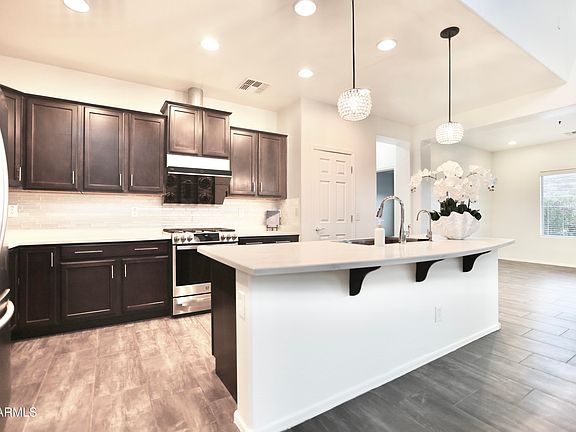 3rd image of 27317 N 51st Glen