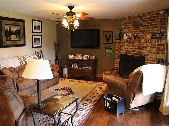 5th image of 169 N Park Dr