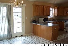 5th image of 71 Somerset Dr