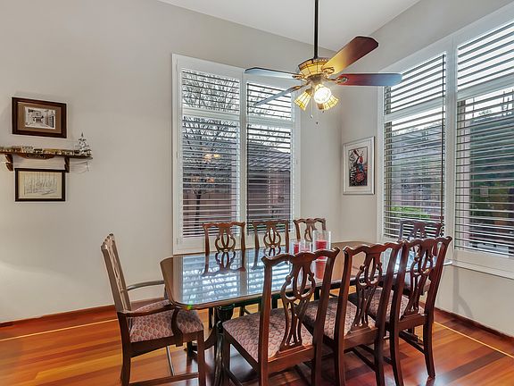 5th image of 4109 N Sunset Cliff Pl