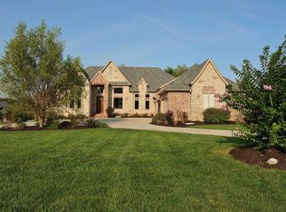 723 S Bellflower Dr, Springfield, MO 65809