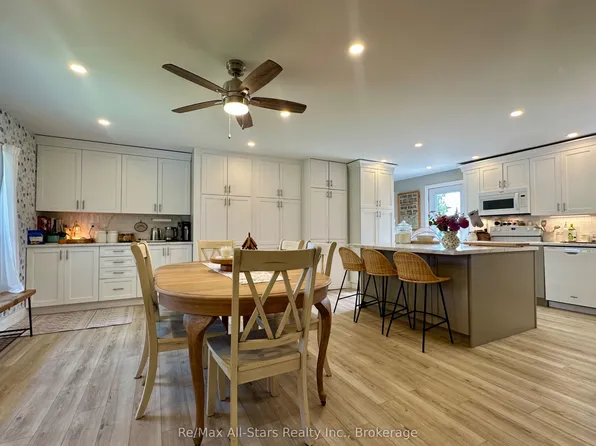 4 Warnica Dr, Kawartha Lakes, ON K0M 1N0