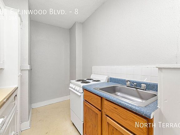 2nd image of 901 E Linwood Blvd APT 8