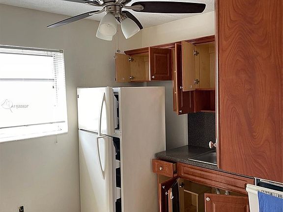4th image of 47 NW 47th Ave APT 14