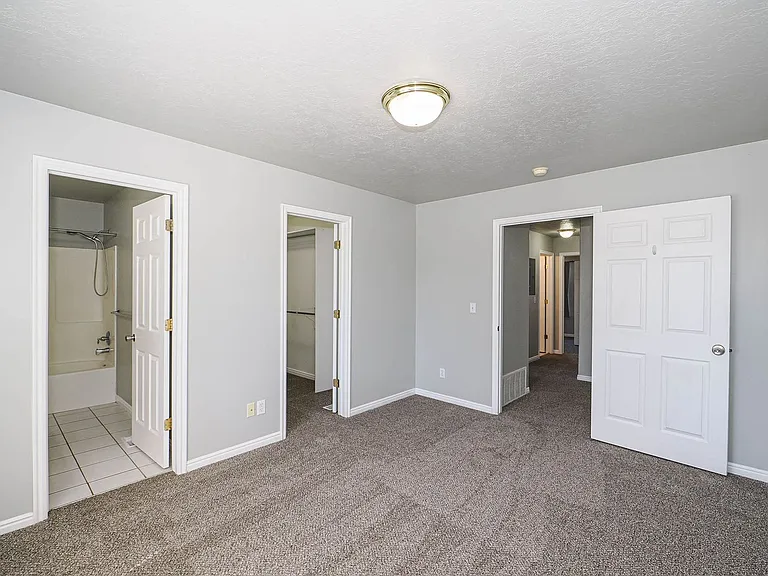 537 N 400 W — Photo 14