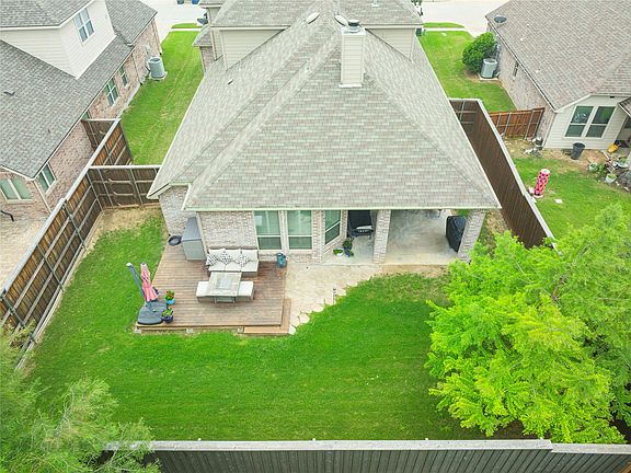 3rd image of 5320 Grovewood Dr