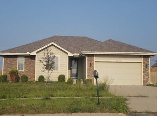 4536 Periwinkle Dr, Manhattan, KS 66502