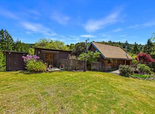 303 Hungry Gulch Rd, Whitethorn, CA 95589