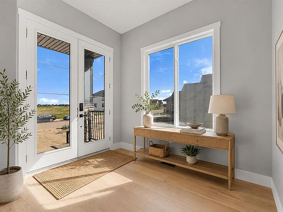 4th image of 282 SE Muirfield Cres