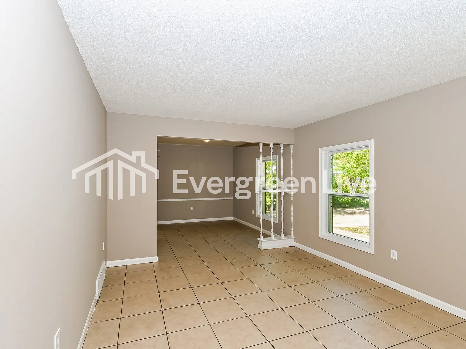 3 bed, 2.0 bath, 1387 sqft, $1,195 — Photo 2