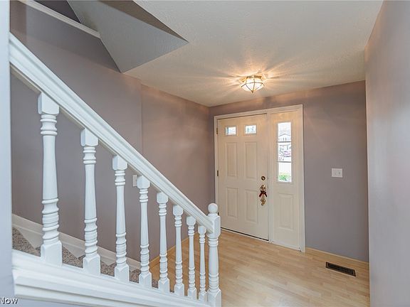3rd image of 534 Topaz Ln