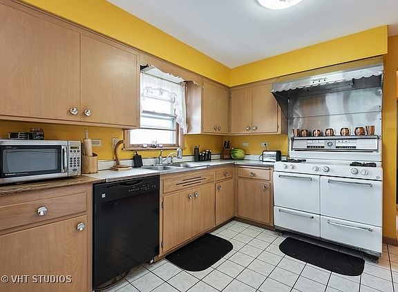 3rd image of 5023 N Newland Ave