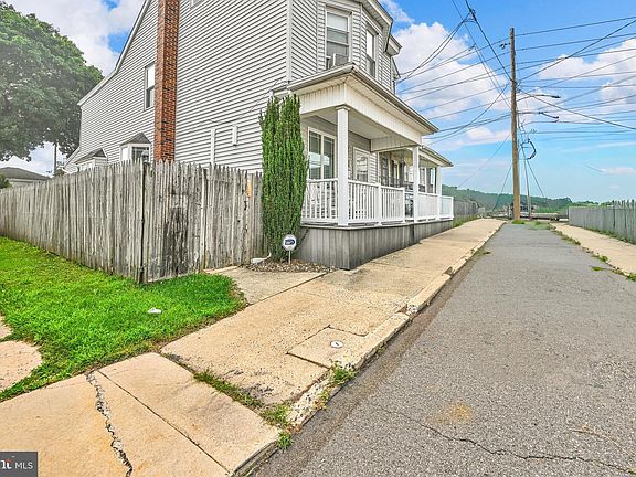 3rd image of 208 S Balliet St