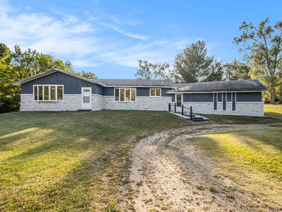 10060 N Riverview Dr, Plainwell, MI, 49080