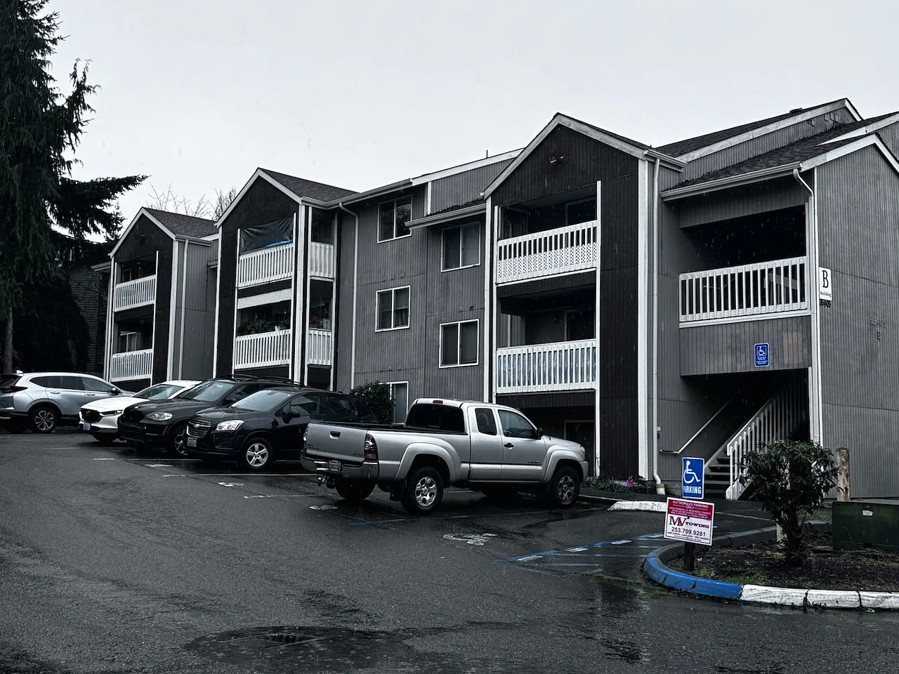 Waverly Apartments — Photo 3