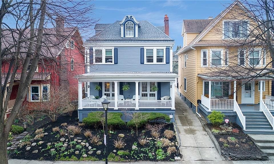 1st image of 162 Saint James Pl