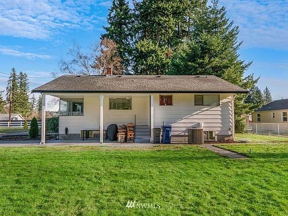 Back of house - has gas piped for a BBQ or flat top