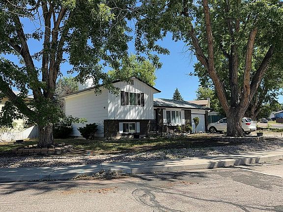 3rd image of 1115 Drake Cir